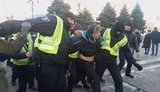 У Києві затримали помічника Савченко Місійка, прихильники намагалися відбити його у поліції. ВІДЕО+ФОТОрепортаж