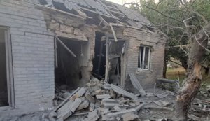 Shelling of Dnipropetrovsk region: woman was wounded in Nikopol, houses, gas pipeline and power lines were damaged. PHOTOS