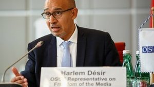 Представник ОБСЄ з питань свободи ЗМІ Дезір підтвердив подвійне громадянство Вишинського та продемонстрував толерантність до анексії Криму РФ, - заступник міністра інформполітики Золотухін. ВІДЕО+ФОТО