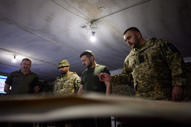 Зеленский посетил позиции украинских воинов в Запорожской области 03