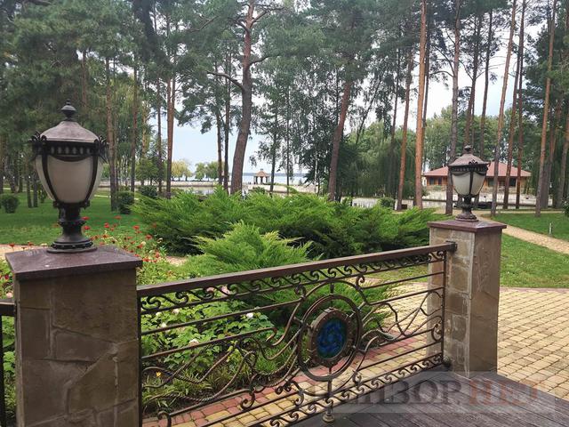 Hunting home of fugitive president Yanukovych: trophy from Lukashenko and guards shooting club 31 Hunting home of fugitive president Yanukovych: trophy from Lukashenko and guards shooting club 31
