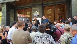Relatives of Ilovaisk tragedy victims picketed PGO, demanded Matios' resignation. VIDEO+PHOTOS