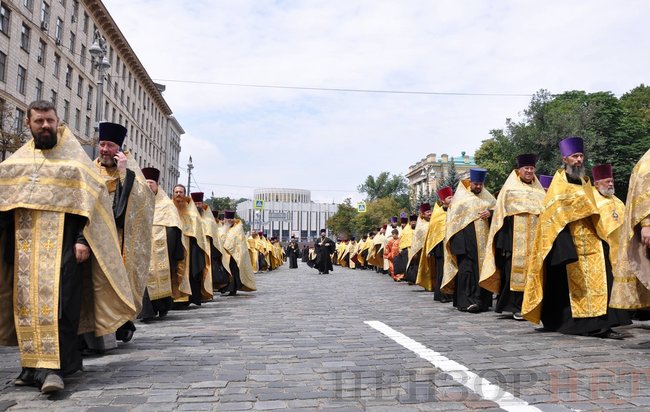 Онуфрий, Новинский, Бойко и веряне: как УПЦ МП крестный ход проводил 37