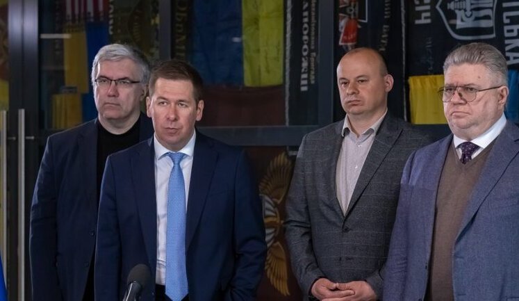НБУ непосредственно вовлечен в политическое преследование Порошенко, – адвокаты