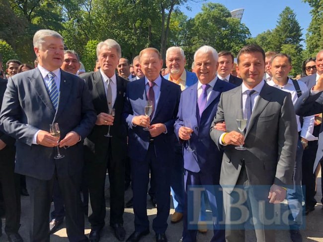 Зеленский, Порошенко, Ющенко, Кучма и Кравчук впервые сфотографировались вместе 01