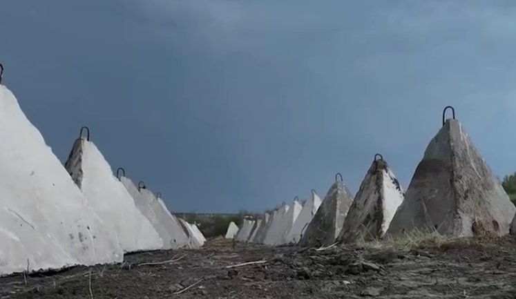 Odesa being prepared for all-round defense: multi-kilometer anti-tank ditches being built. VIDEO