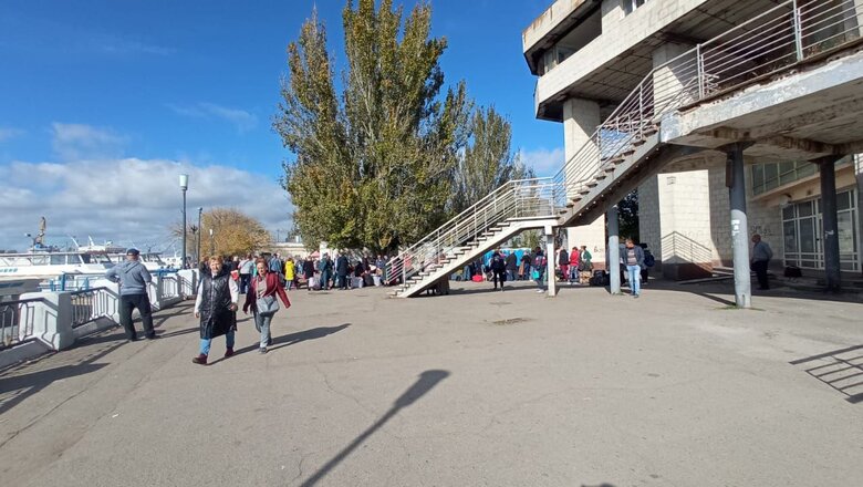Евакуація українців з окупованого Херсону 03