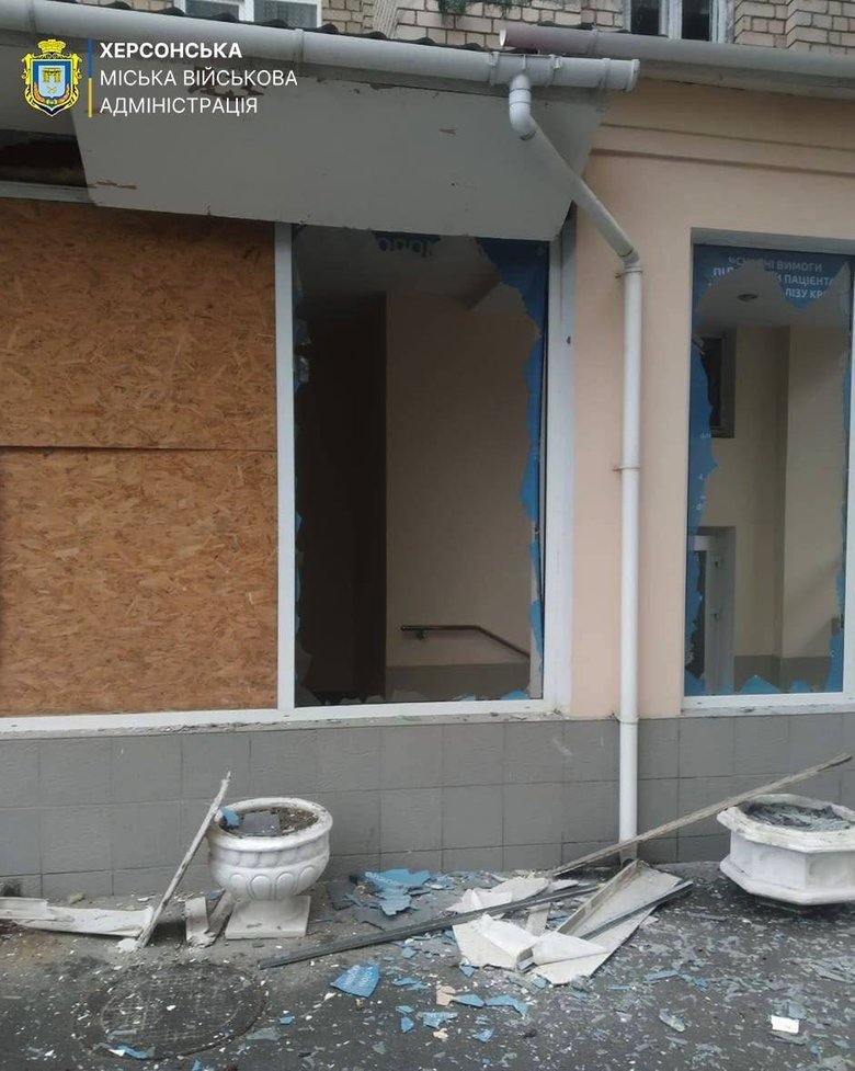 Последствия российского удара по медучреждению в Херсоне