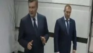За два з половиною роки Янукович і його оточення вкрали приблизно один державний бюджет України, - Єнін