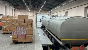БЕБ виявило канал контрабанди сигарет за кордон у цистернах у Чернівецькій області