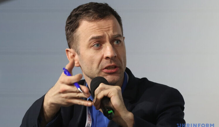 Экс-руководитель "Укринформа" Мацука рассылал агентству "темники" с нежелательными спикерами. Коллектив отказался так работать, - СМИ