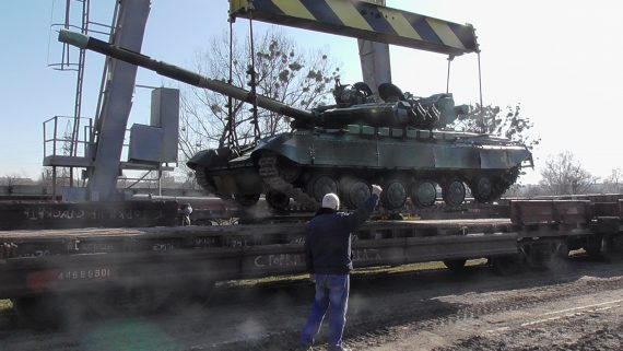 Ukrainian Armed Forces receive upgraded T-80 tanks 06