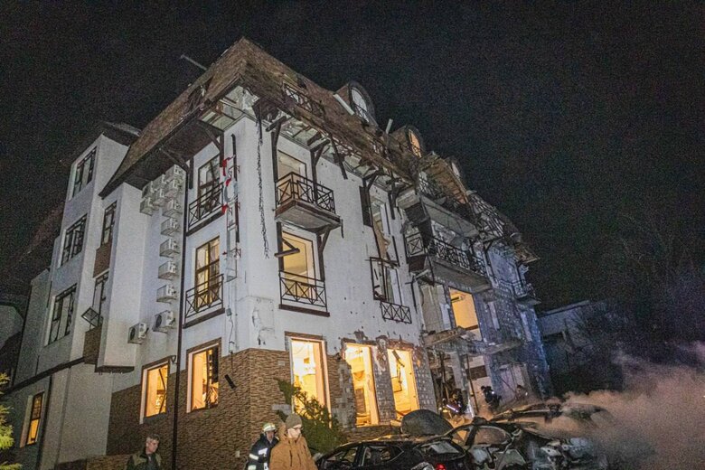 Number of victims in Kharkiv increased to 12, hotel was damaged. Enemy dropped aerial bombs on village in Kharkiv region, woman was killed 05