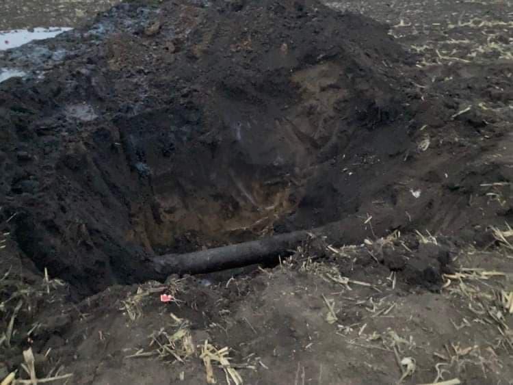 Внаслідок аварії частину поля на Сумщині залило нафтою, - Держекоінспекція 01
