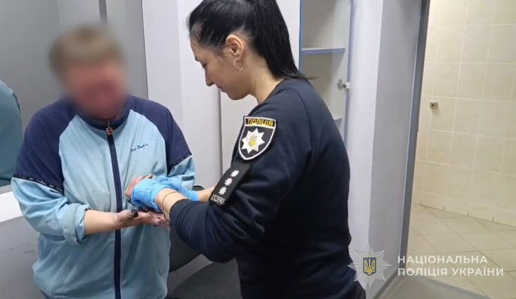 Мать задушила 9-месячную дочь в Одесской области: суд оставил женщину под стражей без права внесения залога, - Нацполиция. ФОТО