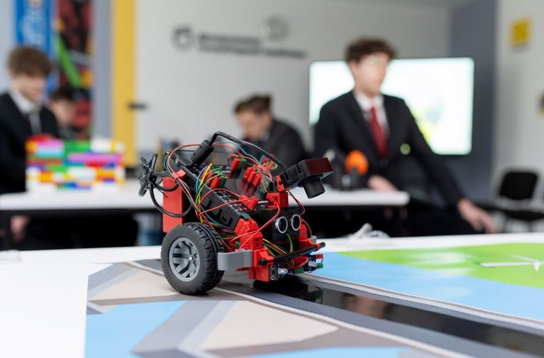 "Інтерпайп" побудував у Дніпрі 20 освітніх просторів разом із міською владою