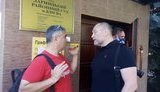 Суд продовжив розгляд позову Медведчука щодо заборони продажу книги про Стуса: під будівлею суду відбувається акція протесту. ВІДЕО+ФОТОрепортаж