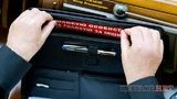 "Регионалы" в Раде собирали сувениры: "Голосую особисто!". ФОТОрепортаж