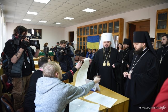 Предстоятель ПЦУ Епіфаній проголосував на виборах президента 03