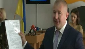 Адвокат Сердюк покинул дебаты по делу Януковича. ВИДЕО