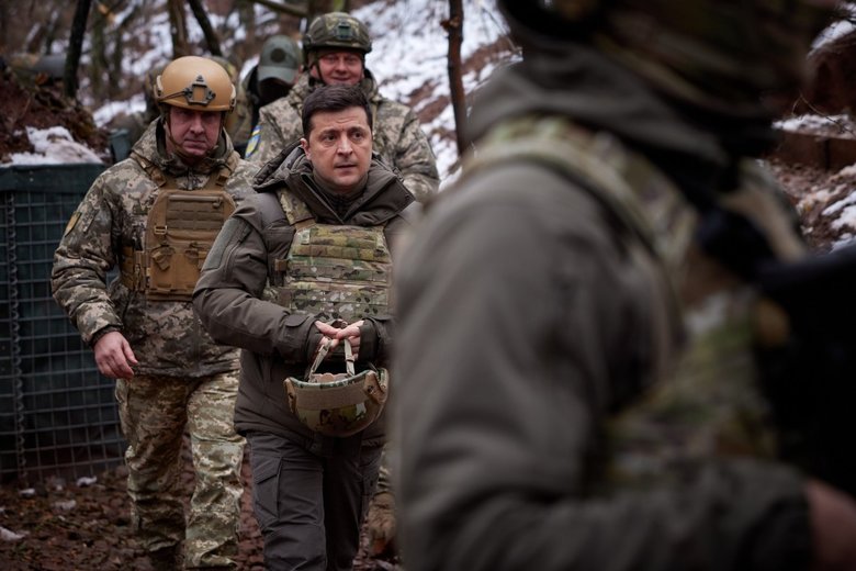 Zelenskyi visits front line in eastern Ukraine 10
