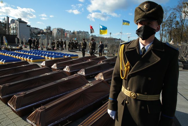 Тіла 428 жертв політичних репресій перепоховали у Львові 08
