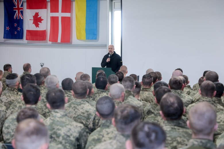 Shmyhal and Wallace visited Ukrainian soldiers undergoing training in UK: We coordinated necessary steps for a counteroffensive 08