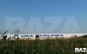 Crimea-bound passenger jet makes emergency landing in cornfield near Moscow. VIDEO&PHOTOS