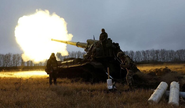 Бойцы ВСУ под Бахмутом бьют оккупантов из Пионов 03