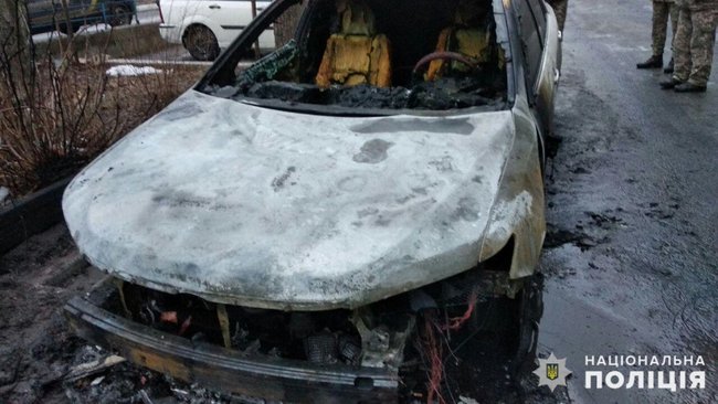 У Донецькій області спалили автомобіль секретаря міськради 01