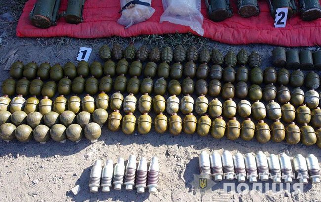 Арсенал боеприпасов обнаружен в гараже в Бахмуте, - Нацполиция 04