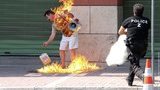 Поджег себя у банка: кредит довел до больницы. ФОТОрепортаж