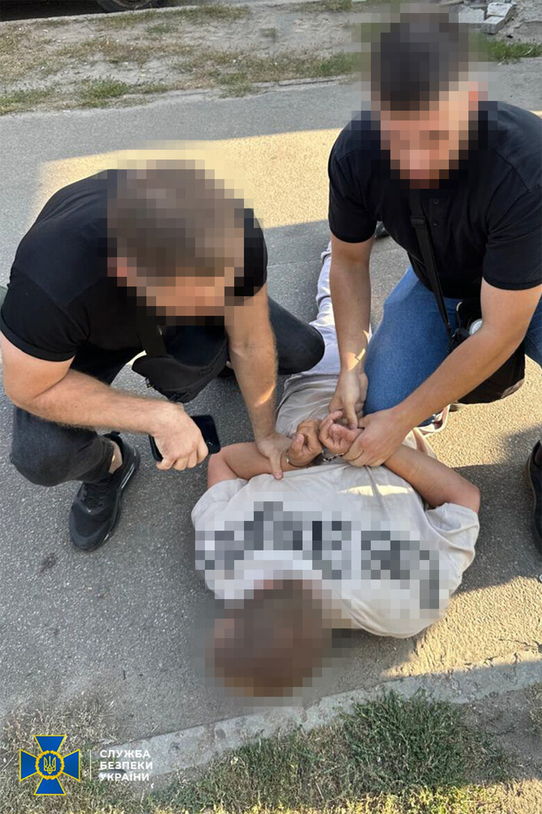 СБУ та Нацполіція затримали підпалювачів авто ЗСУ