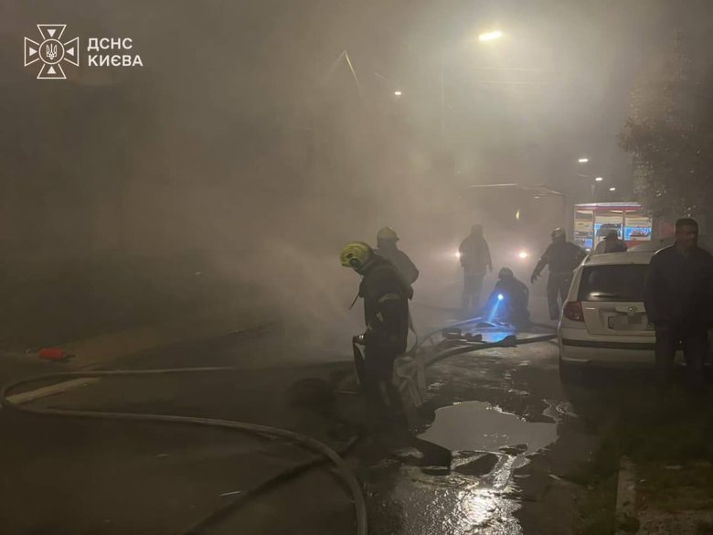 Russian attacks on Kyiv: fires broke out in two districts of the capital