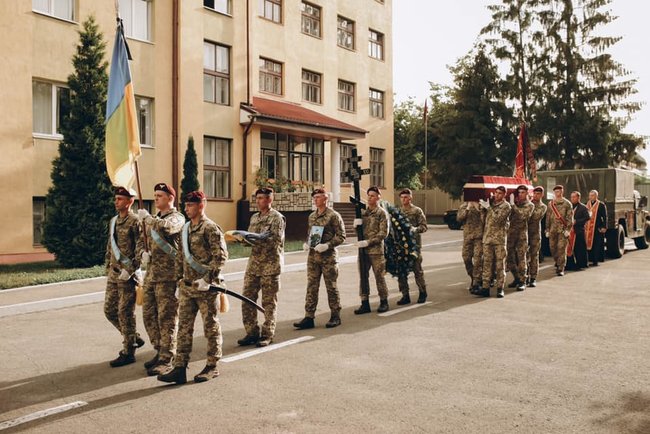 З кіборгом Дмитром Ґудзиком попрощалися у Львові 01