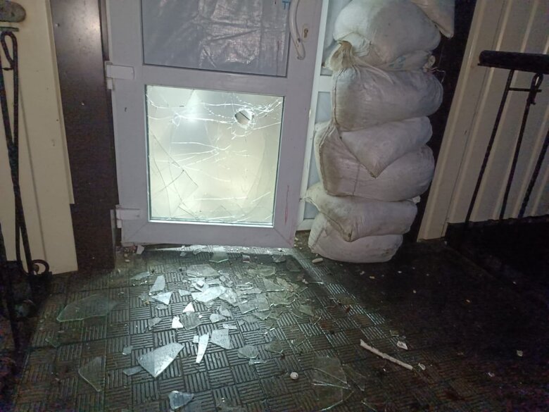 Ворог поцілив у пожежно-рятувальну частину в Бахмуті, - ДСНС 04