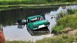 Автомобиль съехал с дороги в реку на Житомирщине, водитель погиб, - ГСЧС