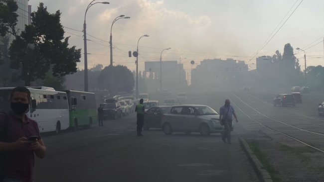 Мітингувальники під судом над Стерненком перекрили вулицю Дегтярівську 03