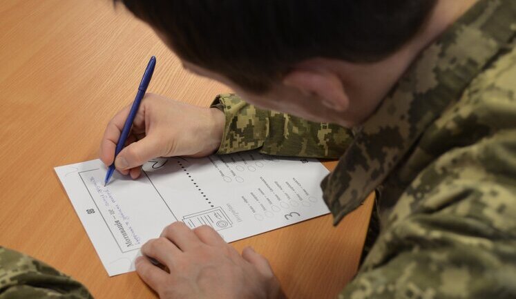 Courses for military personnel on improving official language started in Ukraine. PHOTOS