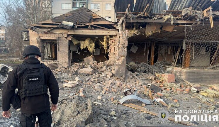 Через російські обстріли загинула одна людина, ще 12 поранені у Донецькій області. ФОТОрепортаж