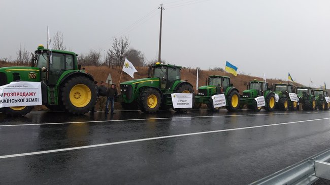 Farmers across Ukraine protesting against introduction of land reform 02