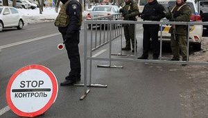 На в'їздах до Вінниці встановили мобільні блокпости