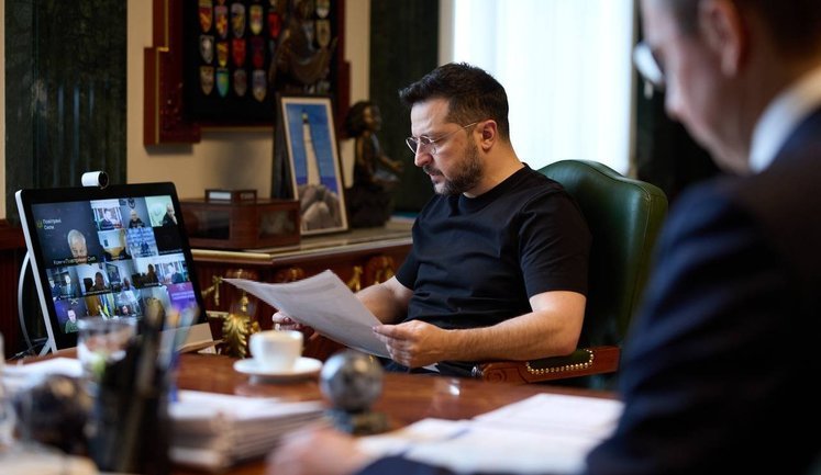 Почти месяц ждем подписи Хегсета относительно поставок ракет в Patriot, - Зеленский. ФОТО