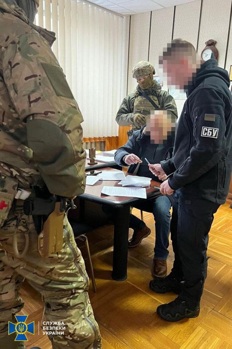 Сотрудник Укрзализныци работал на ФСБ и корректировал ракетные удары по Киеву, - СБУ 07