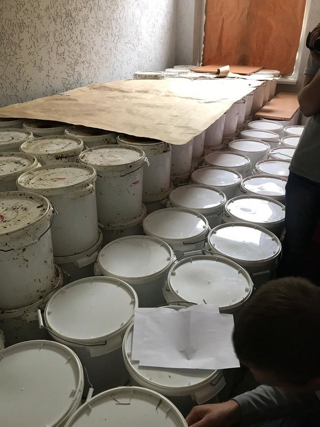 Незаконное массовое производство табака для кальяна ликвидировано на Киевщине: изъято подакцизной продукции почти на 13 млн грн 20