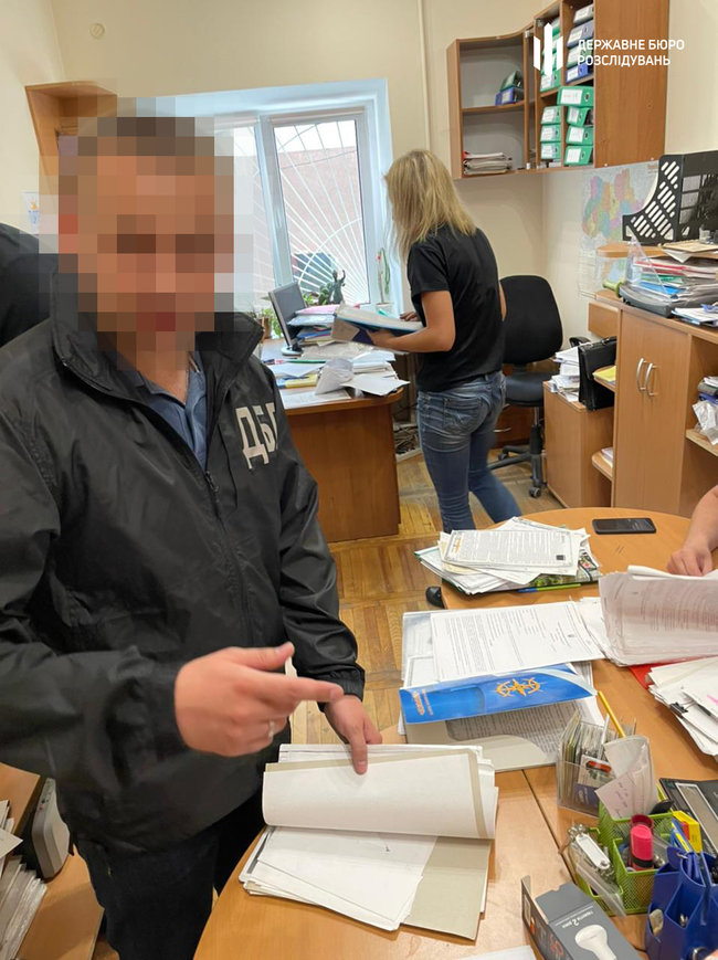 45 обєктів нерухомого майна Федерації профспілок, які планували продати незаконно, заарештовано, - ДБР 01