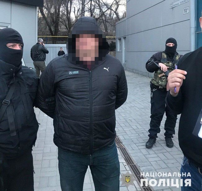 Полиция разоблачила несколько групп общественных активистов, вымогавших у бизнесменов и публичных людей деньги за нераспространение компромата 01