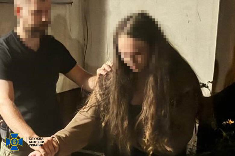 У Києві затримано жінку, яка організовувала підпали авто військових