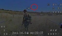 безпілотники літають над окупантом