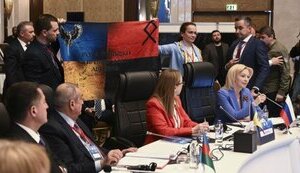 Українські делегати намагалися зірвати виступ делегації РФ на саміті ПАЧЕС, у кулуарах відбулася бійка за прапор. ВІДЕО+ФОТОрепортаж